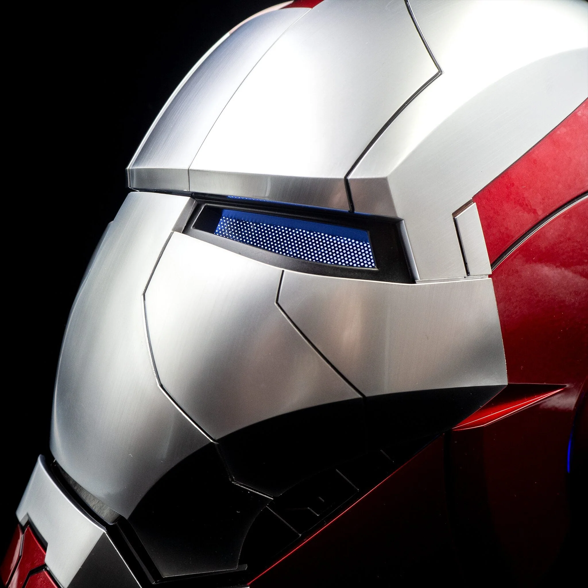 Marvel Iron Man Mark 5 Helmet 1:1 Collectible Bluetooth Speaker By Killer Body - Image 3