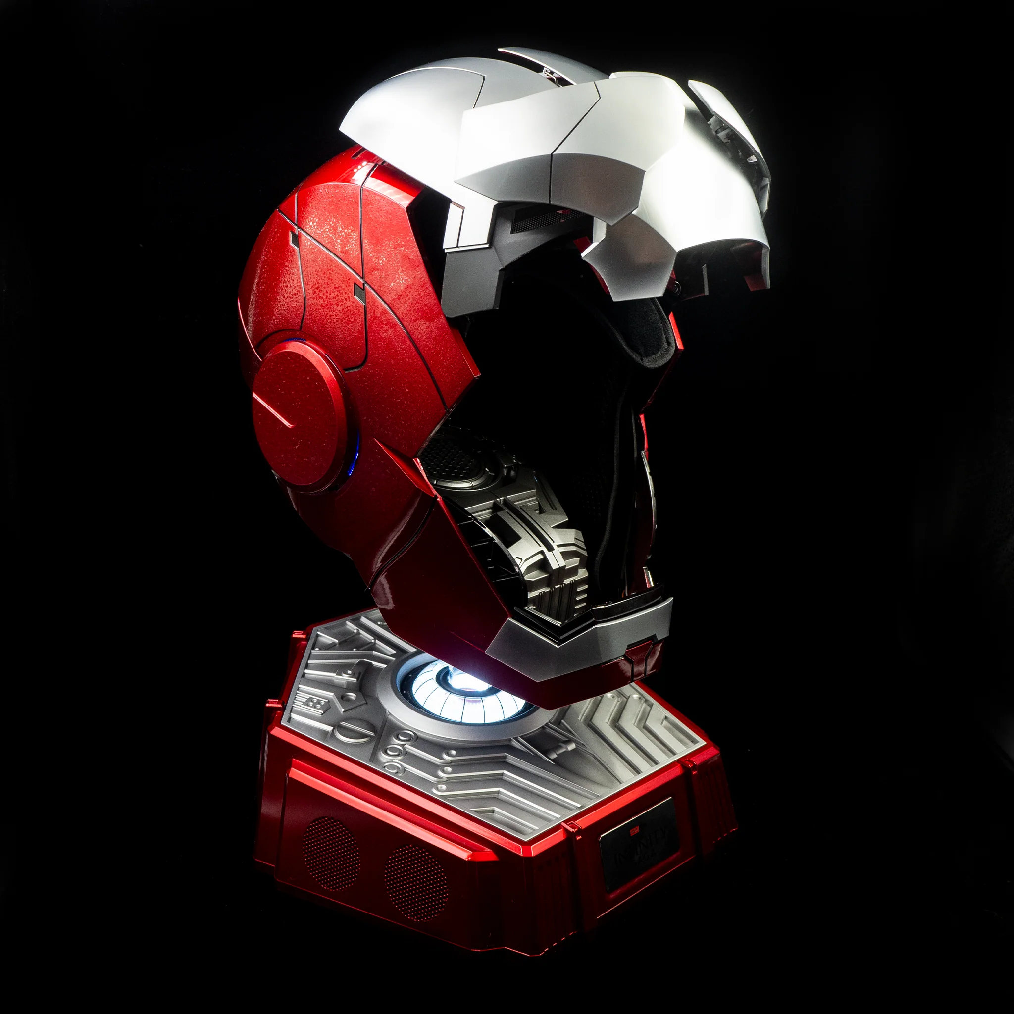 Marvel Iron Man Mark 5 Wearable Helmet 1: 1 Collectible Bluetooth Speaker By Killer Body - Image 4