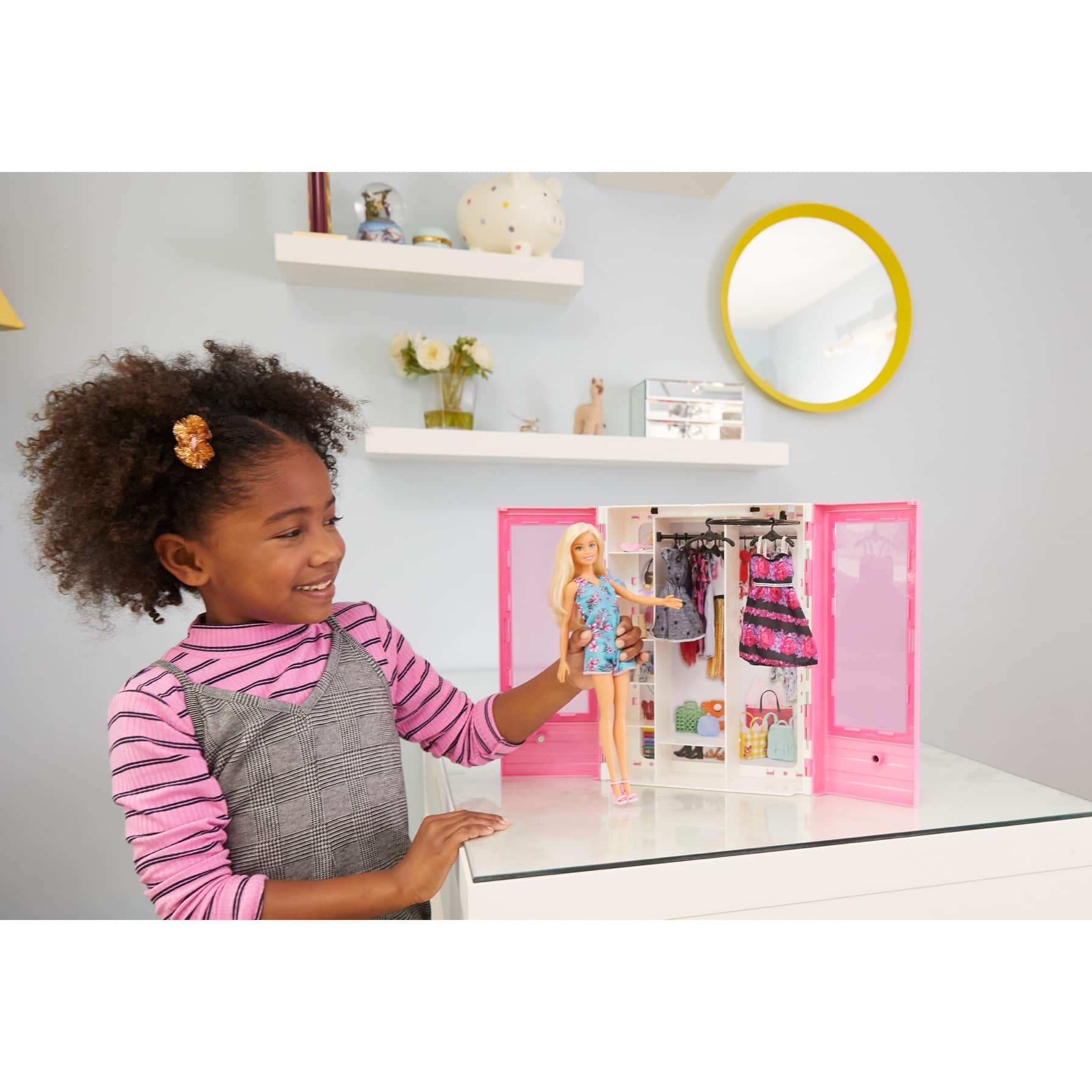 Barbie Fashionistas Ultimate Closet Doll Play Set by Mattel - Image 2