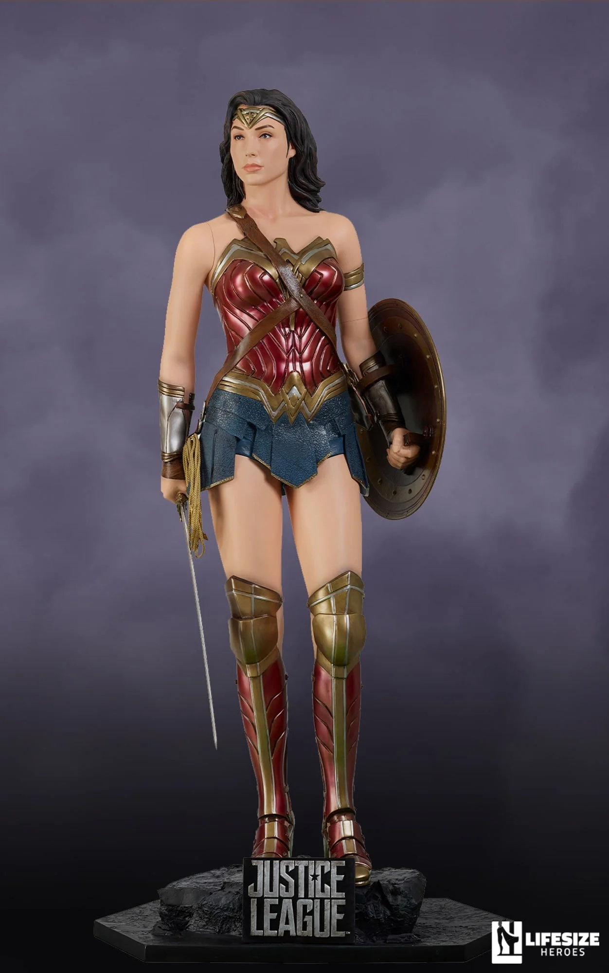 Justice Leauge Wonder Woman Life Size Figure by Muckle Mannequins - Image 2