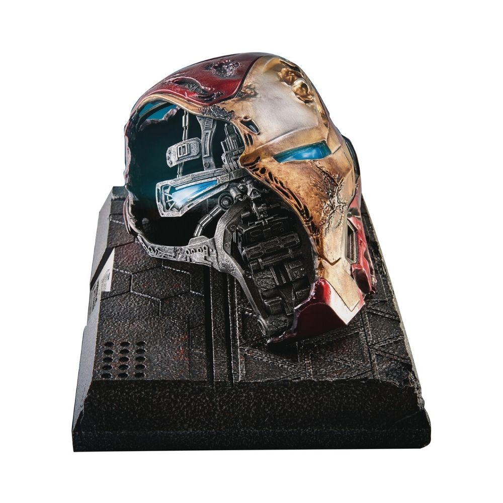 Beast Kingdom : Marvel - Iron Man Mark 50 Battle Damaged Helmet