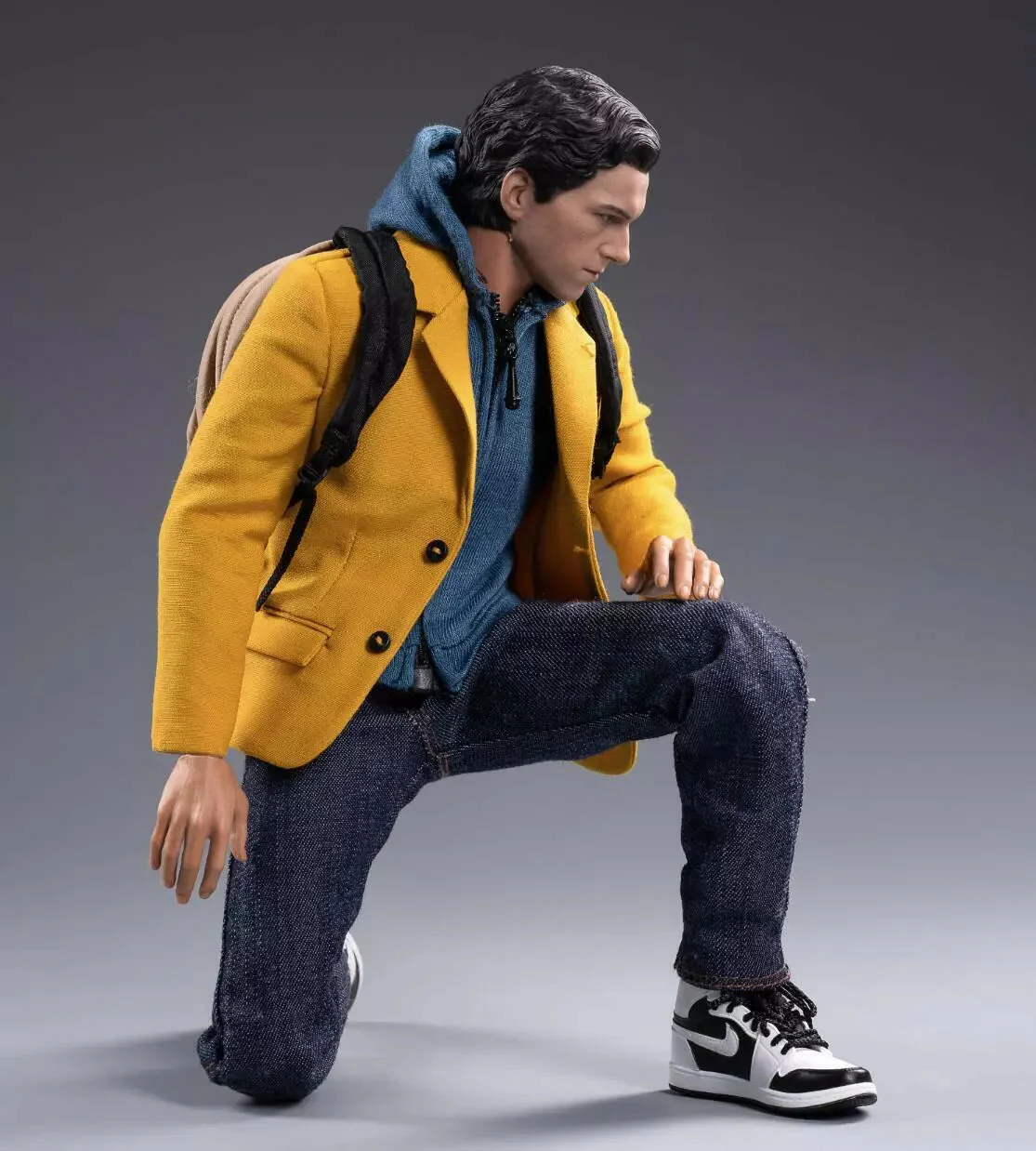 Marvel Spider Man School Uniform Action Figure By Hot Toys - Image 4