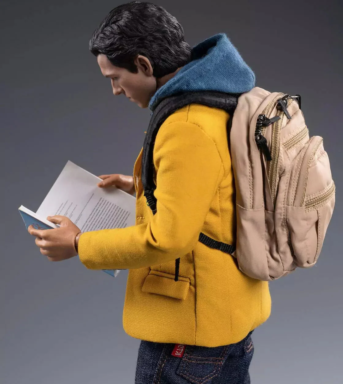 Marvel Spider Man School Uniform Action Figure By Hot Toys - Image 5