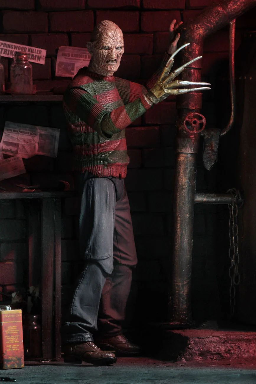 NIGHTMARE ON ELM STREET (PART 2) - ULTIMATE FREDDY ACTION FIGURE BY NECA - Image 5