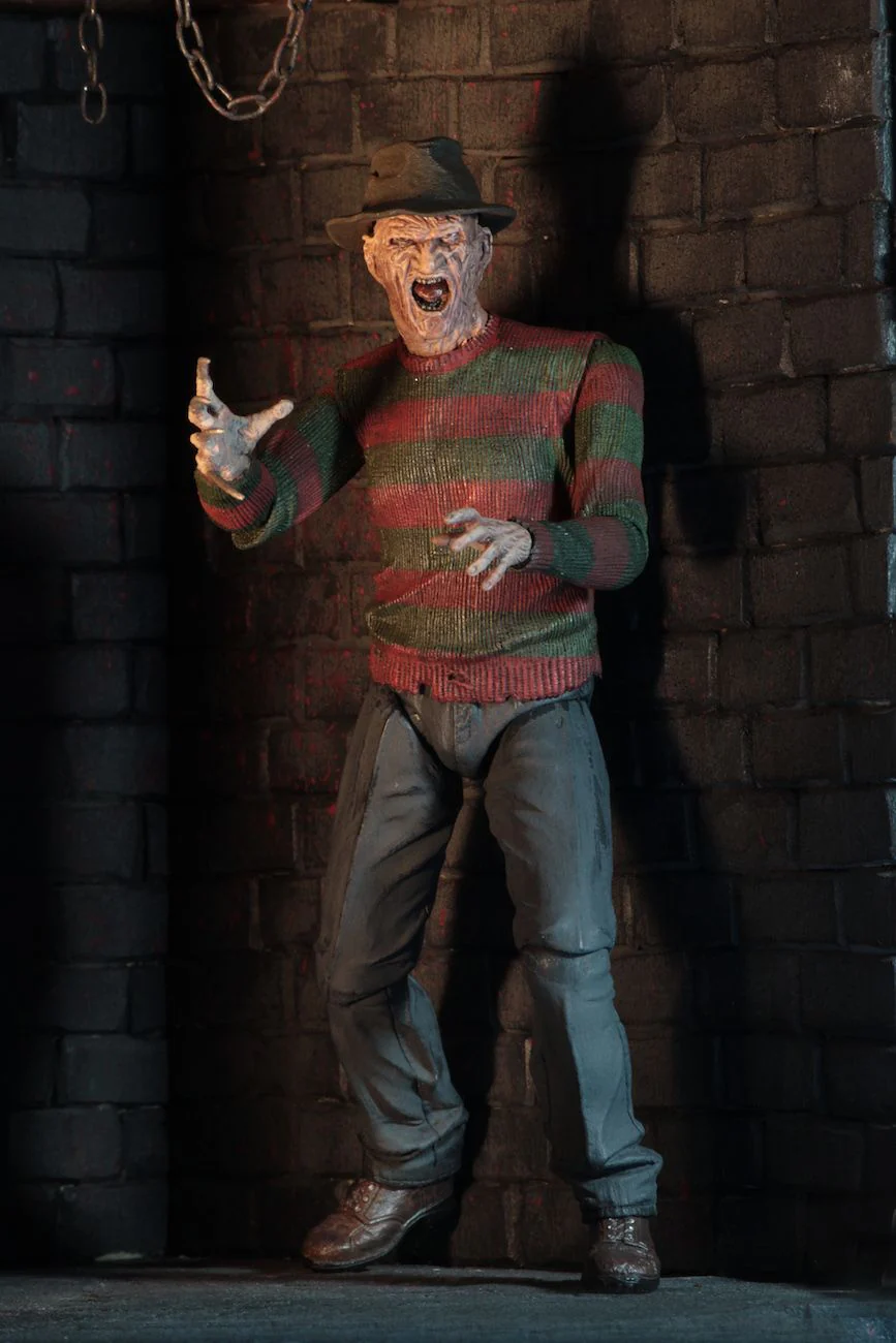 NIGHTMARE ON ELM STREET (PART 2) - ULTIMATE FREDDY ACTION FIGURE BY NECA - Image 6