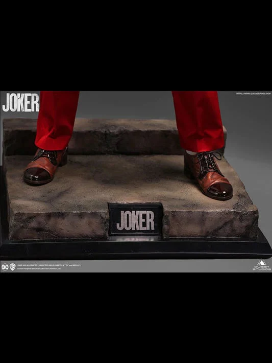 Joker Arthur Fleck 1:2 Scale Statue by Queen Studios - Image 6