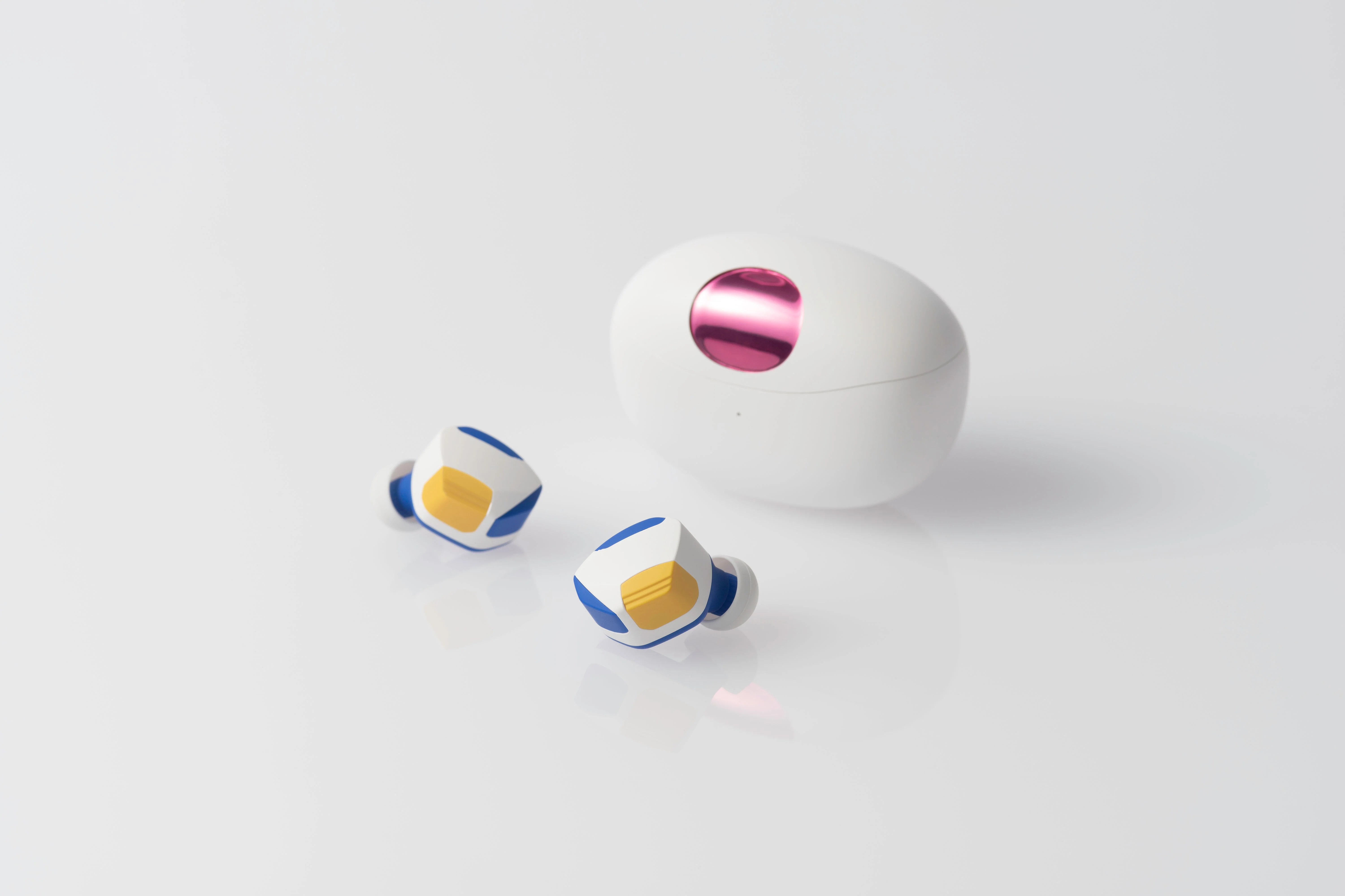 Dragon Ball Z Vegeta Wireless in-ear headphones By Prime Audio - Image 3