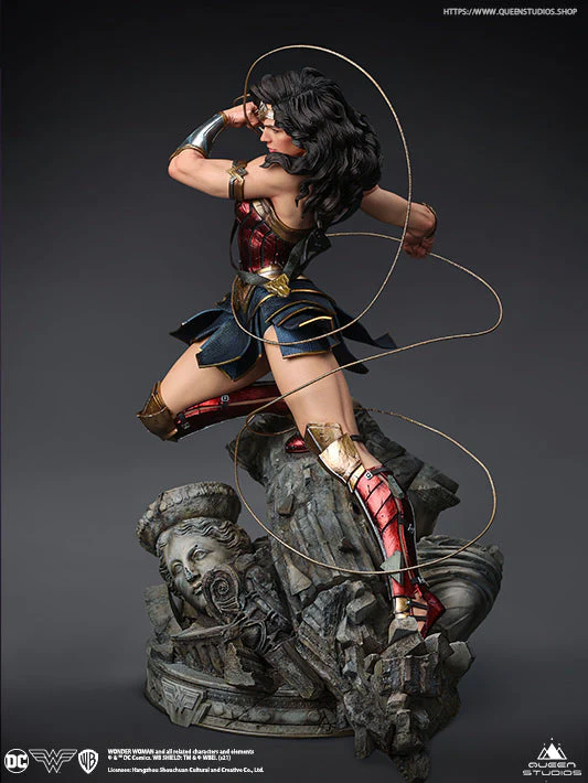 Wonder Woman Comics 1/4 Statue by Queen Studios - Image 7
